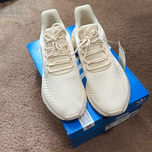 adidas Originals Shoes - Adidas Swift Run 22 Decon Originals